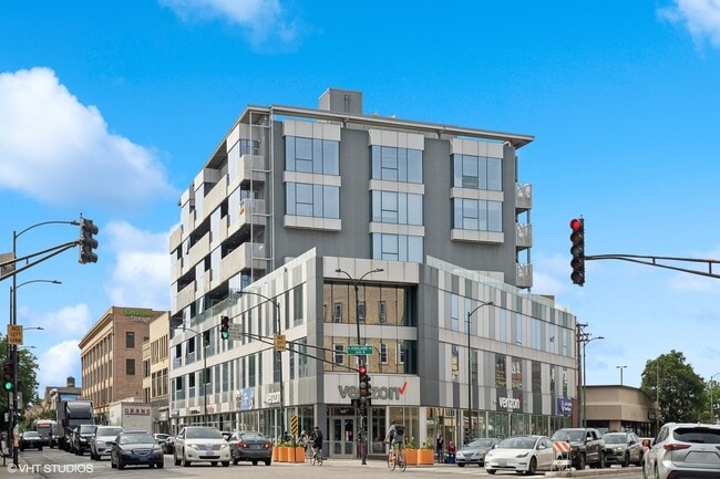 Building Photo - 1241 N Milwaukee Ave Unit 508 Rental