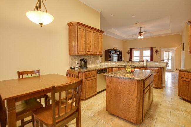 Photo - 6733 Old Square Dr