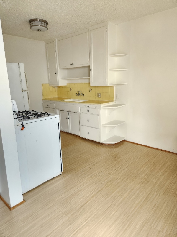 Photo - 1093 S Orange Dr Unit 3