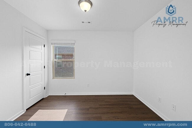 Photo - 201 SW Vicki St