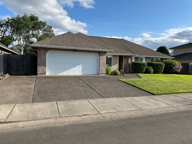 Beautiful Single Family Home in N. Keizer - Beautiful Single Family Home in N. Keizer