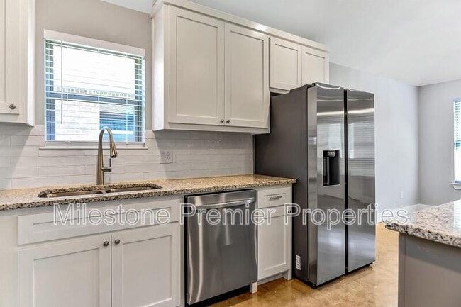 Photo - 2205 Hickory St