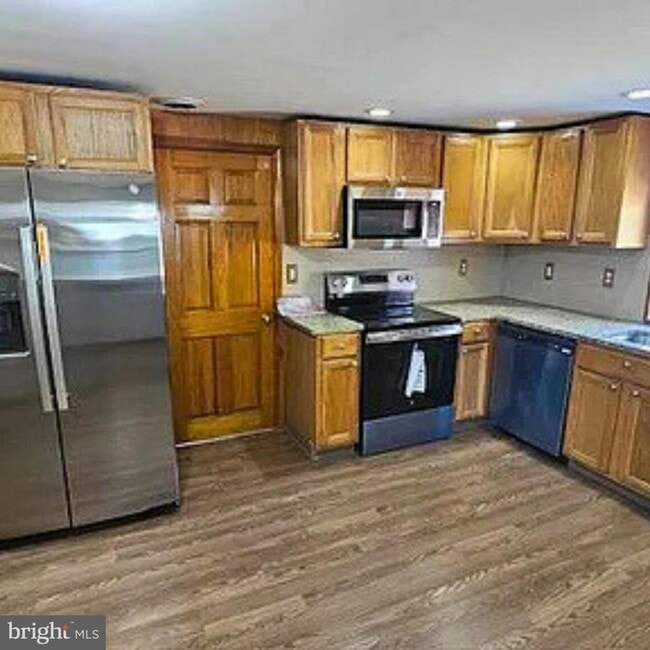 Building Photo - 94 Buttonwood Ave Rental