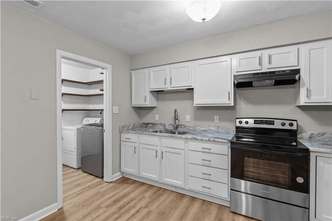 Photo - Updated Townhome in Virginia Beach
