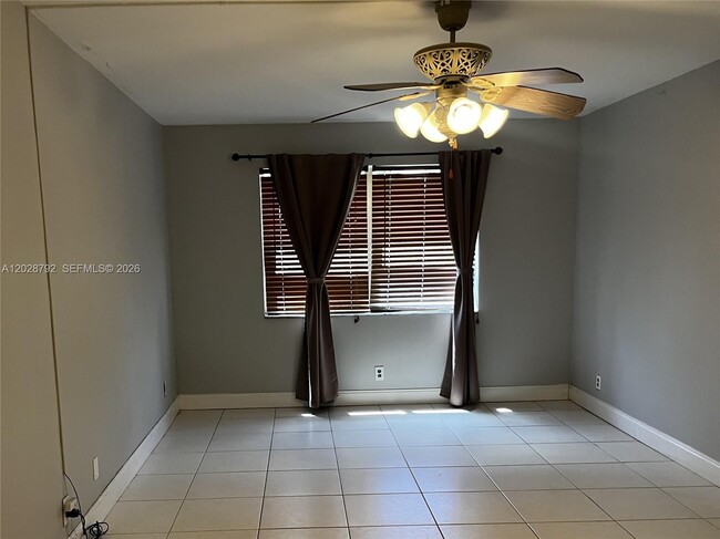 Building Photo - 7000 Nova Dr Unit 103E
