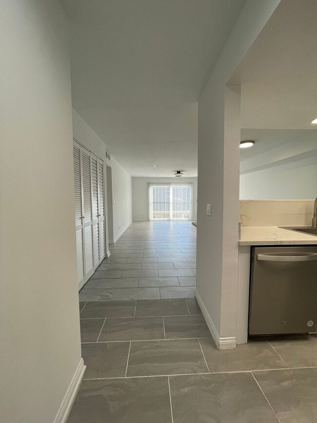 Photo - 5317-5311 Denny Ave