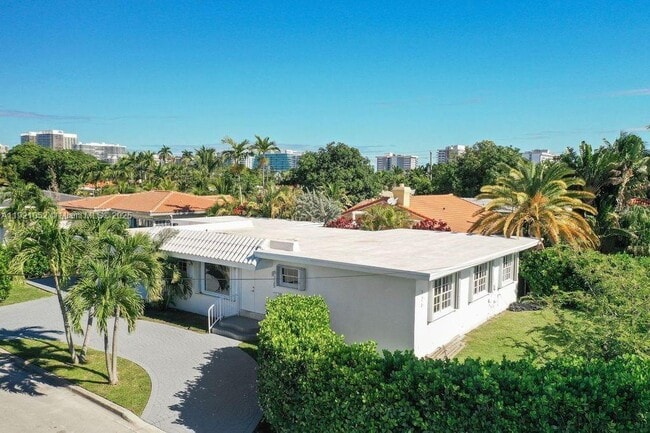 Building Photo - 725 91st St