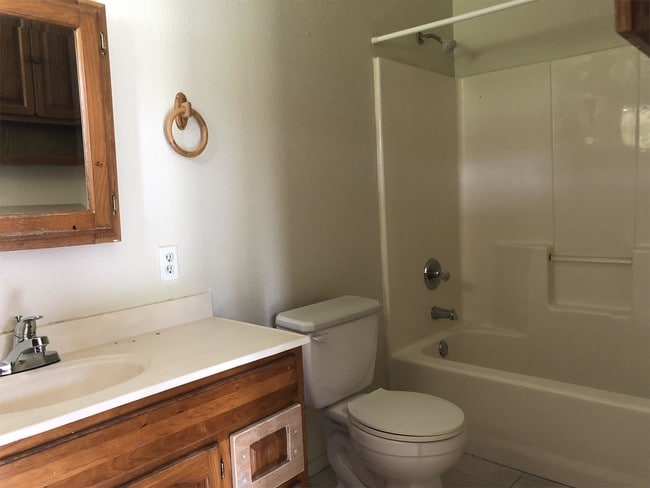 Photo - 15-2028-2028 15th Ave