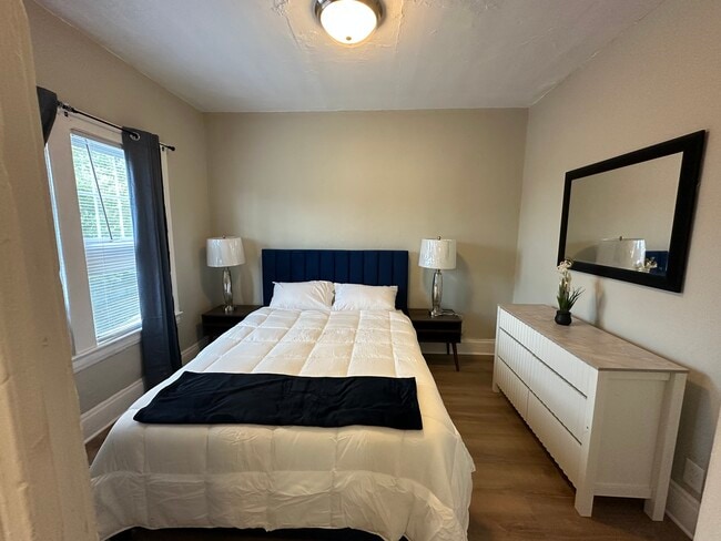 Photo - 1847 E 87th St Unit 401