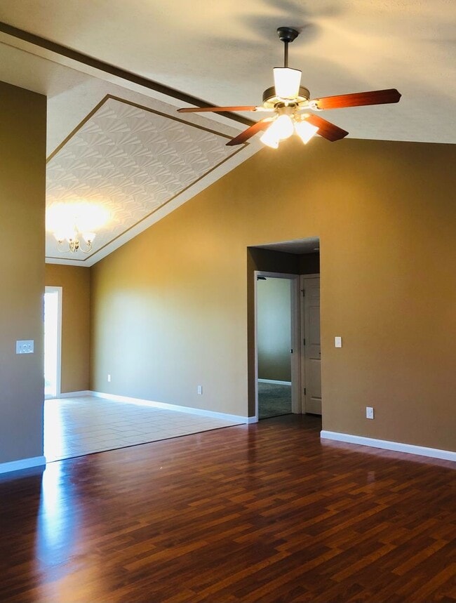 Photo - 102 Ethan Ct