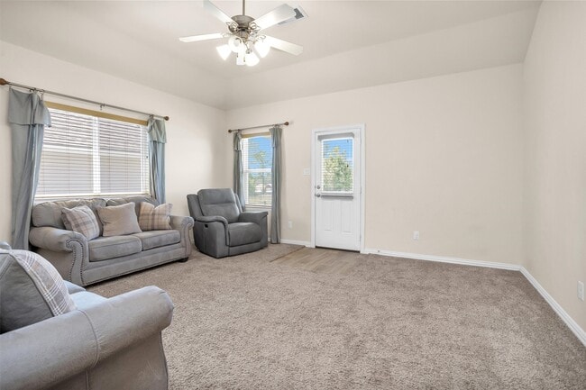 Building Photo - 223 Shoreview Dr