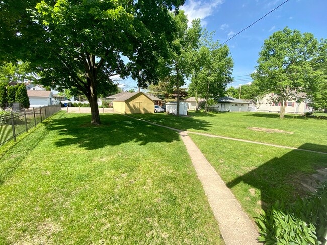 Photo - 1415 Ferry St