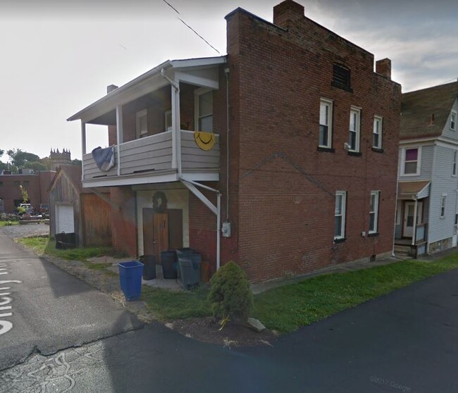 Building Photo - 318 Lydia St Unit Rear Rental