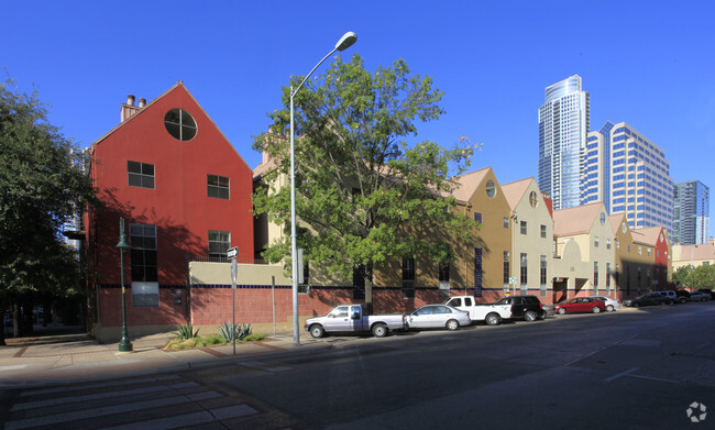 Building Photo - Railyard Rental