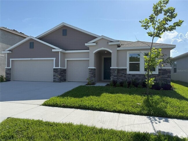 Building Photo - 2113 Warren Acrs Blvd Rental