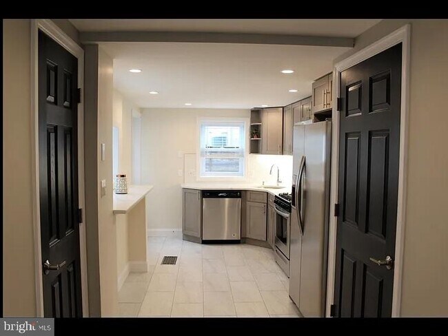 Photo - 1116 E Hewson St