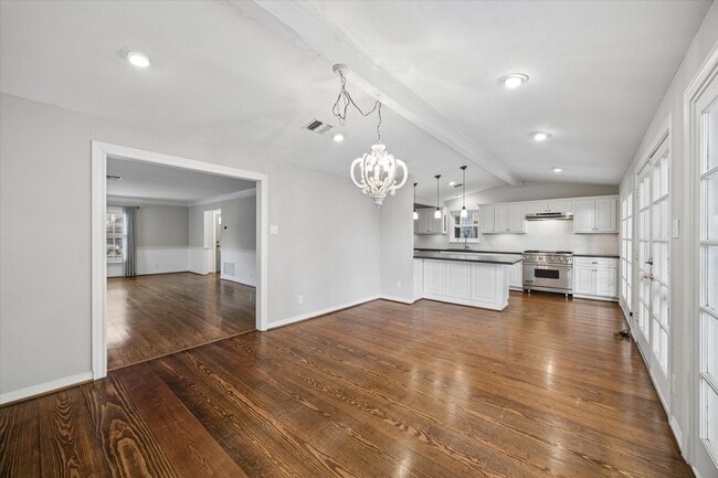 Photo - 2316 Wordsworth St