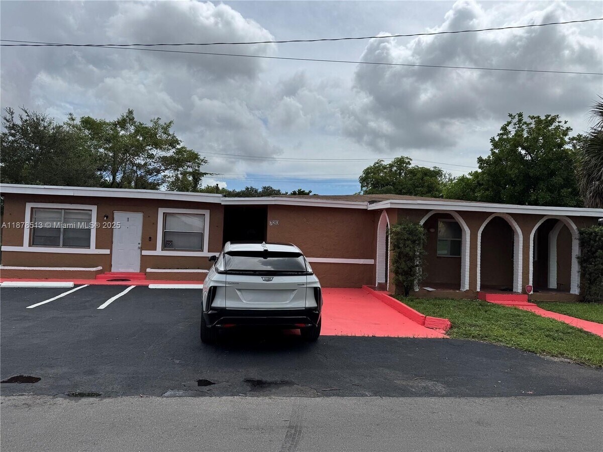 Photo - 720 NW 20th Ave Unit 2