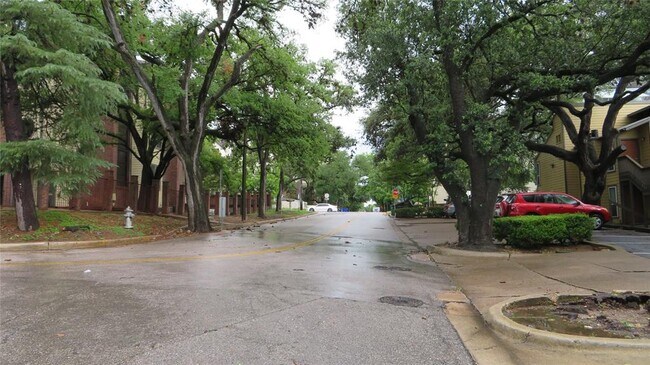 Photo - 1000 W 26th St Unit 217