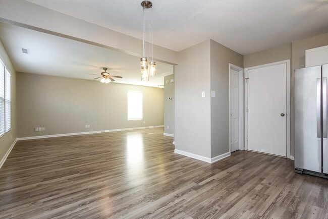 Photo - 1410 Dowell St