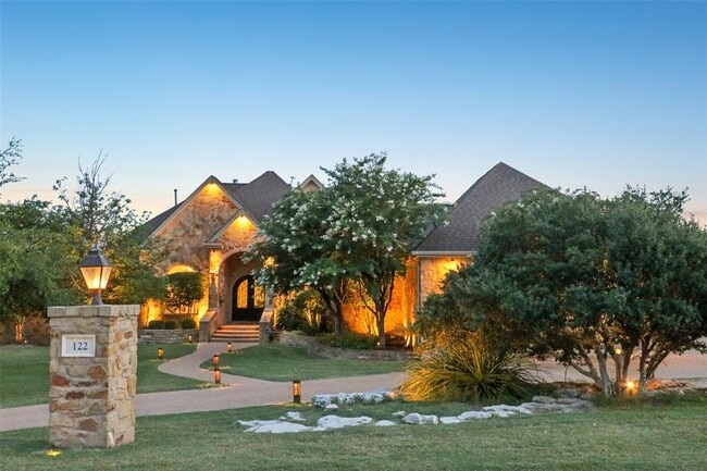 Photo - 122 Silverstone Dr