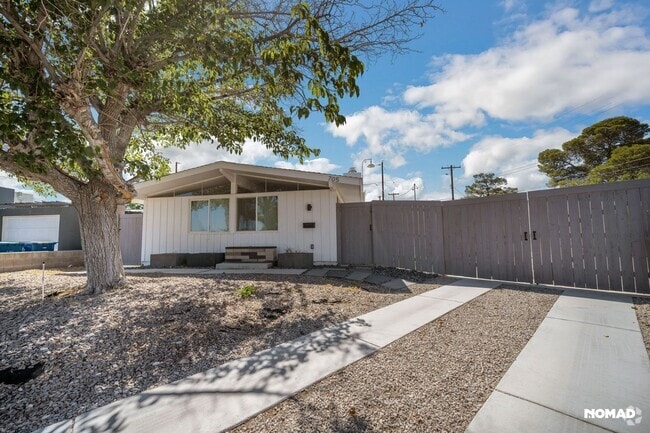 Building Photo - Charming 3BR House in Las Vegas