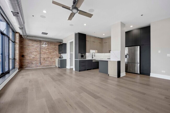 Photo - 23 N Green St
