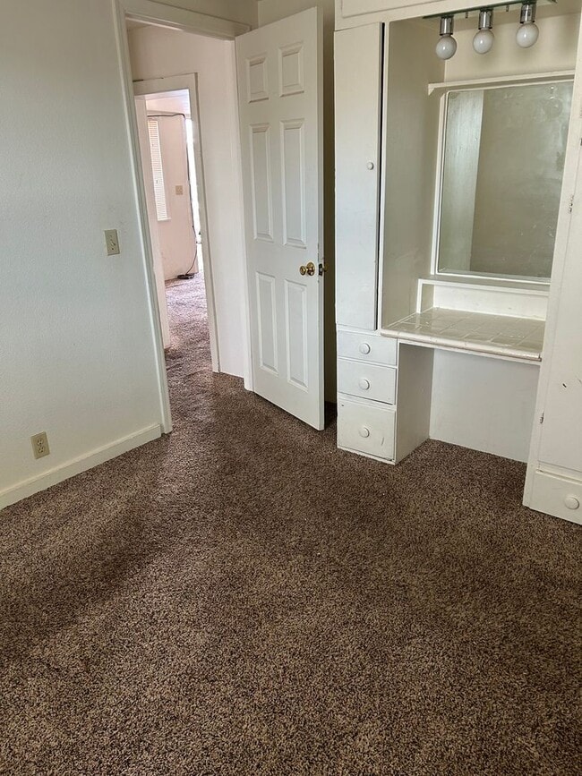 Photo - 3 Bedroom 1.5 Bathroom 1 Story Home In Winslow
