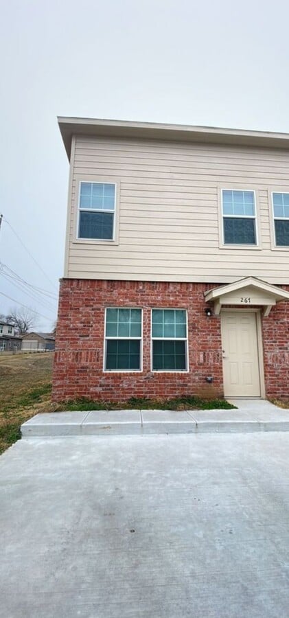 Monroe Duplex - Monroe Duplex Unit 267 Monroe Ave