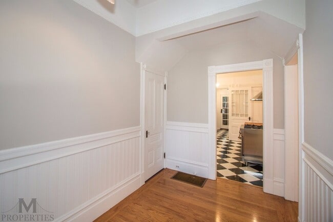 Photo - Eureka Valley Victorian Flat - Spacious and Pristine 1 Bed, 1 Bath