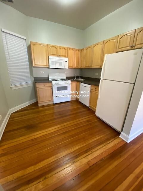 Photo - 3155 N Leavitt St Unit 2R