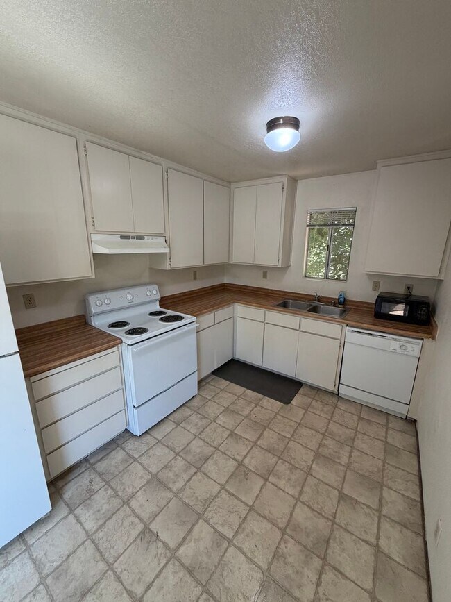 Photo - 1448 Warner St Unit B