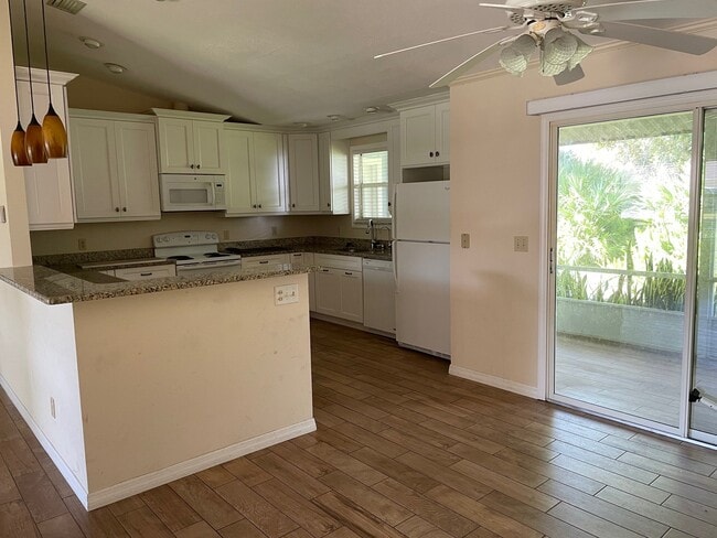 Photo - 2533 Tail Spin Trail