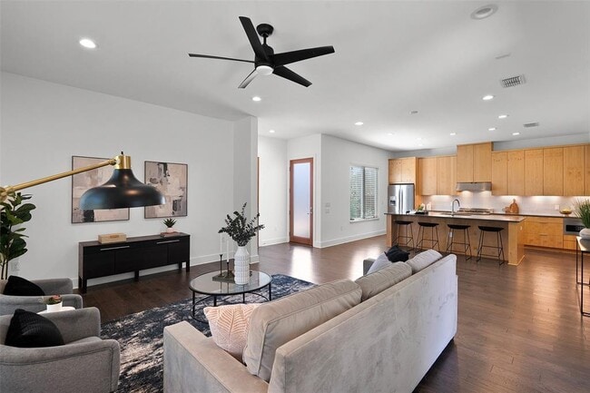 Photo - 7813 Mullen Dr