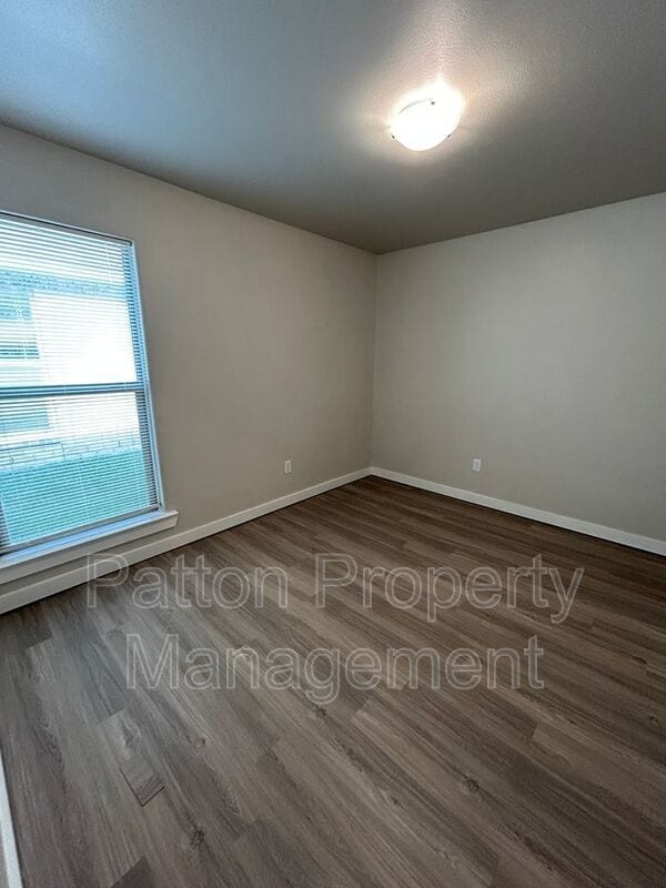 Photo - 6904 Athens St