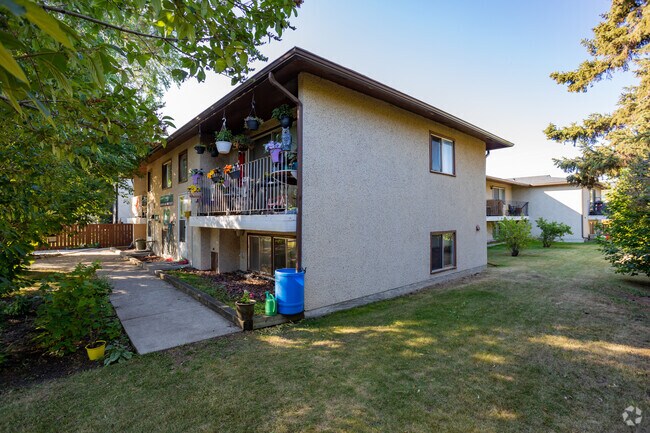 Building Photo - Bowness 4347 Apartments