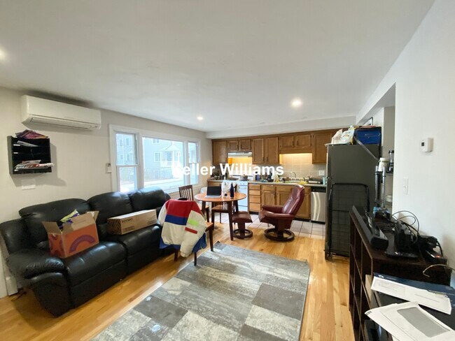 Building Photo - 185 Sydney St Rental