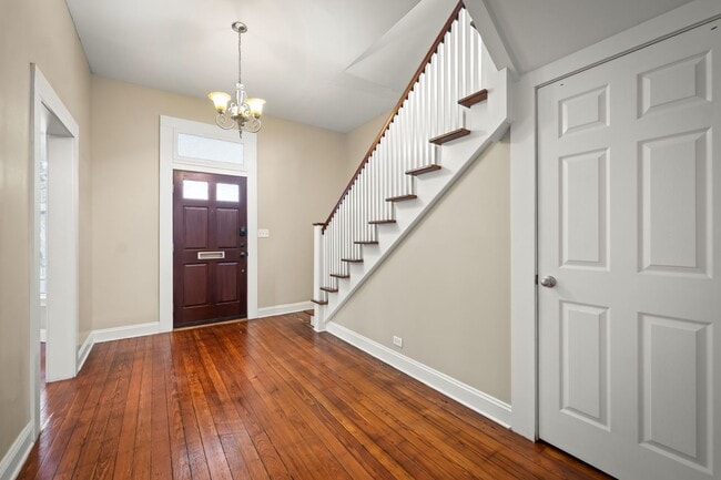 Photo - Charming 4 Bedroom 3 Bathroom Historical H...