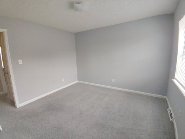 Building Photo - 16 Duiguid Dr