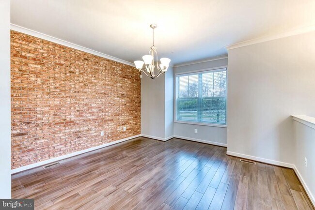 Photo - 22559 Clarksburg Rd