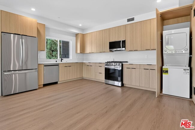 11302 Collins St Unit 1