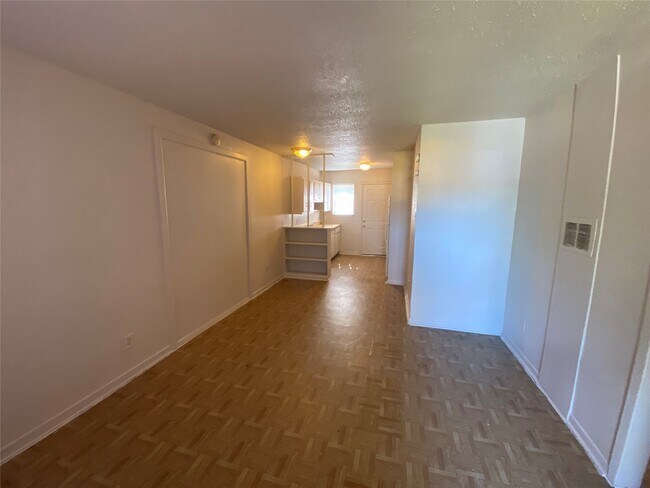 Photo - 4211 Rockingham St