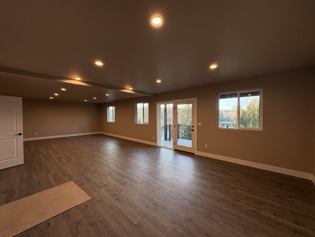 Photo - 1680 SE Crescent Dr