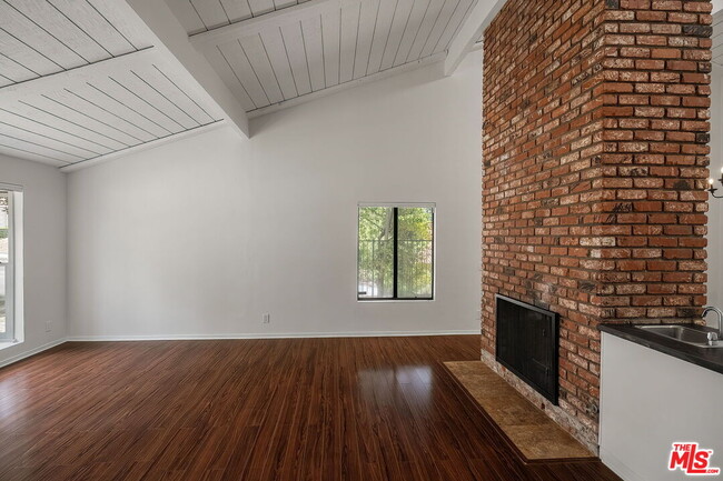 Photo - 2952 Bottlebrush Dr