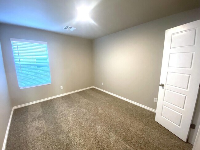 Photo - 2740 Alice Wy