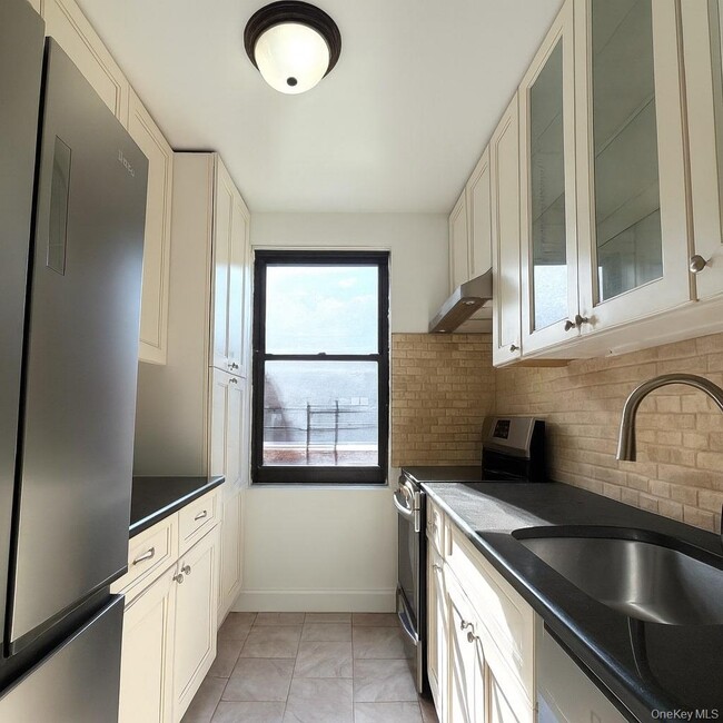 Photo - 52-30-52-39 39th Ave Unit 2A