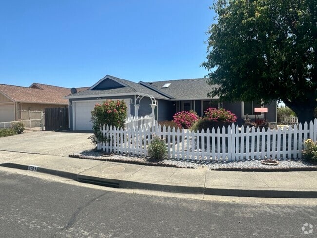 Building Photo - 1701 Ventura Way Rental