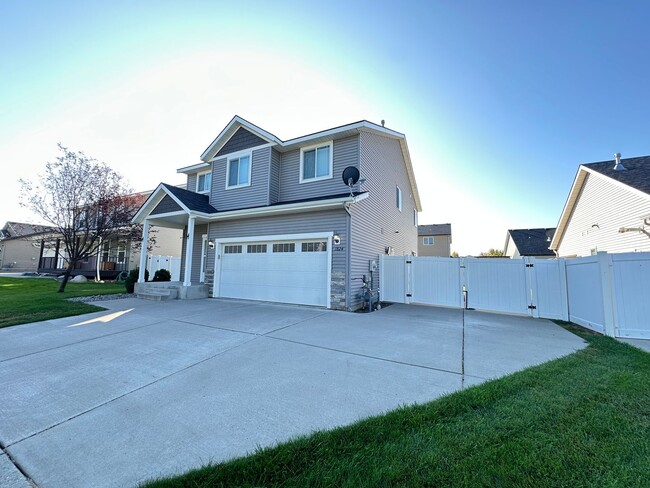 Photo - Fieldstone Home