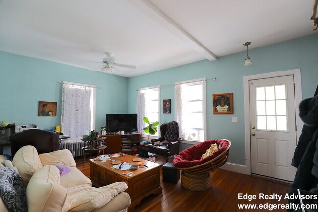 Photo - 19 Antwerp St Unit 2