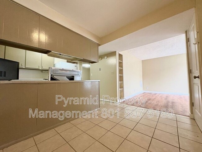 Photo - 353 S 1100 E